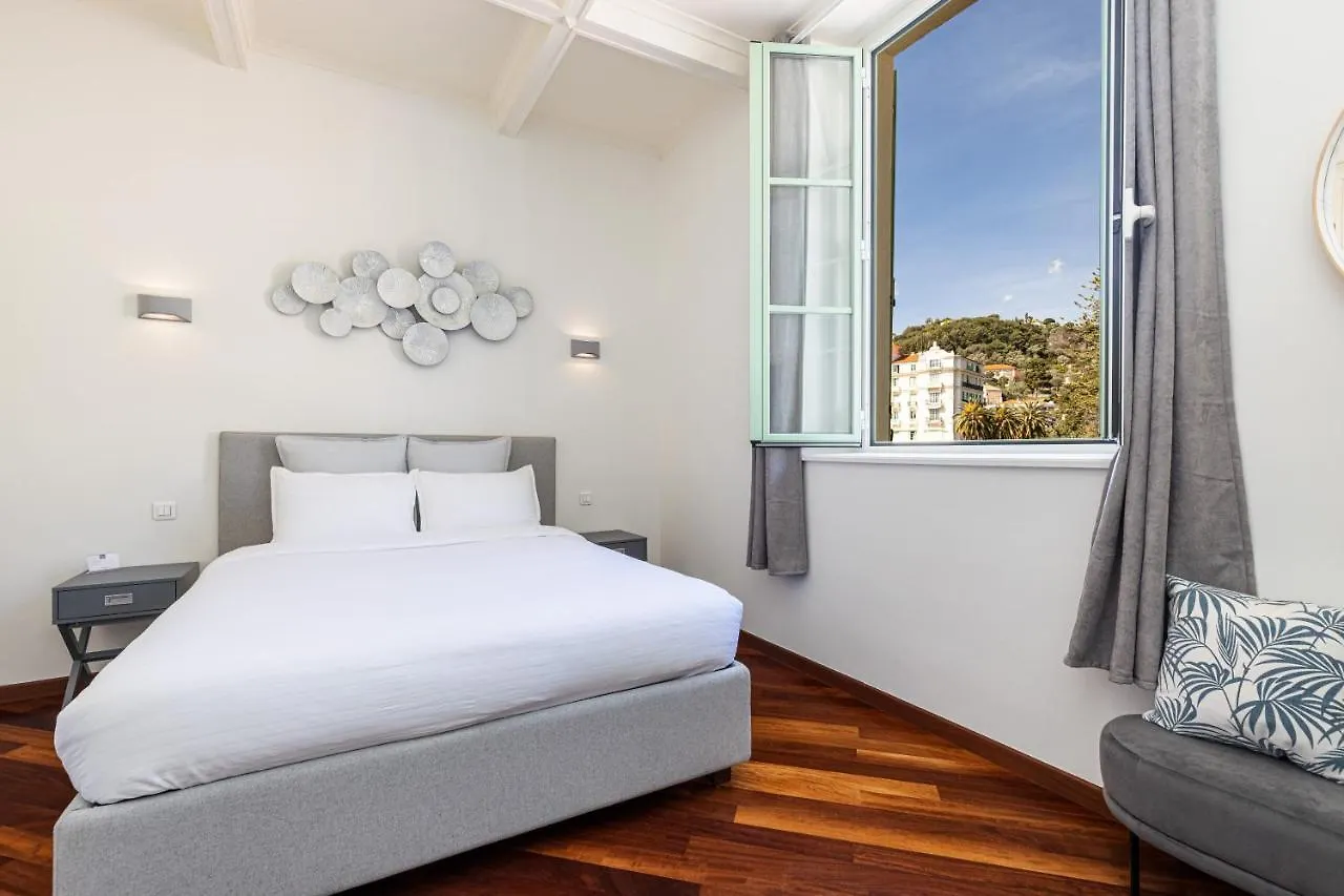 Palais De Menton - Elegant Apartment With Sea View